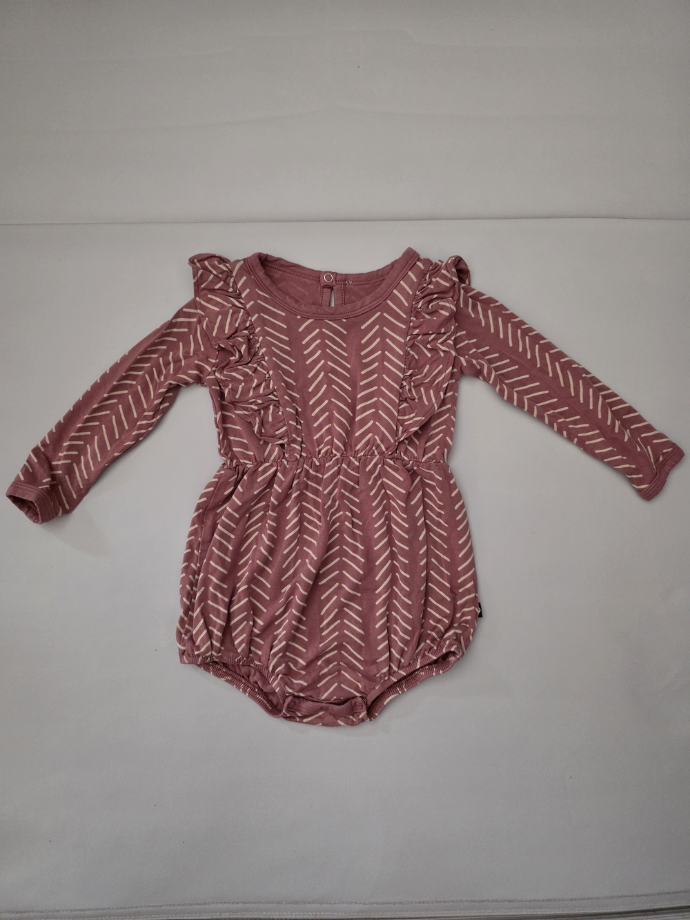 (EUC) Kyte Baby Long Sleeve Bubble Romper in Dusty Rose Herringbone Size 12-18M